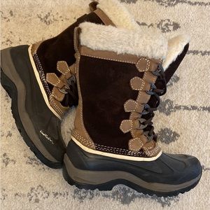 Women’s Waterproof Winter Leather Boots Size 6
